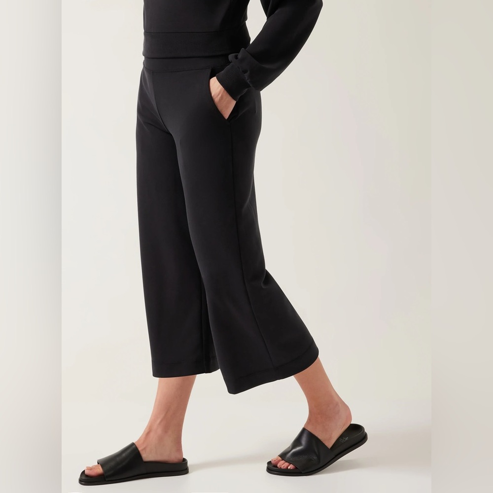 Athleta Black Cropped Pants